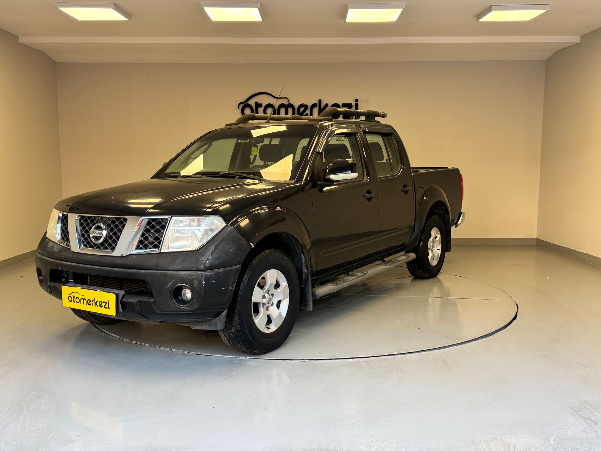 NISSAN NAVARA 1